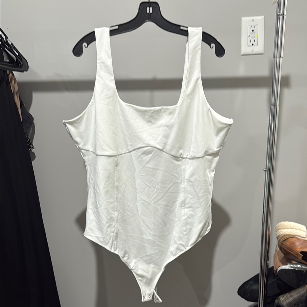 NWOT Abercrombie & Fitch | White Sleeveless Bodysuit, XXL